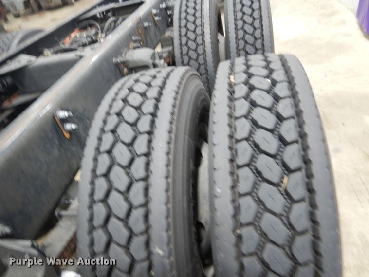 image for item HS9378 2016 Kenworth T370  truck cab and chassis