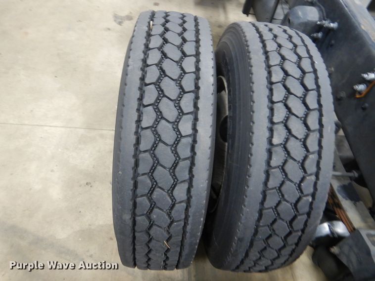 image for item HS9378 2016 Kenworth T370  truck cab and chassis