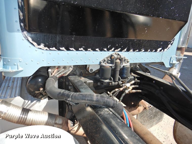 image for item HU9622 1998 Peterbilt 379  semi truck