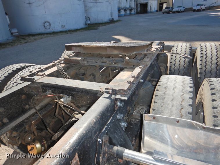 image for item HU9622 1998 Peterbilt 379  semi truck