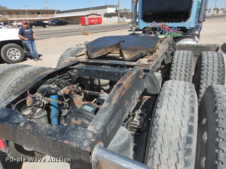 image for item HU9622 1998 Peterbilt 379  semi truck