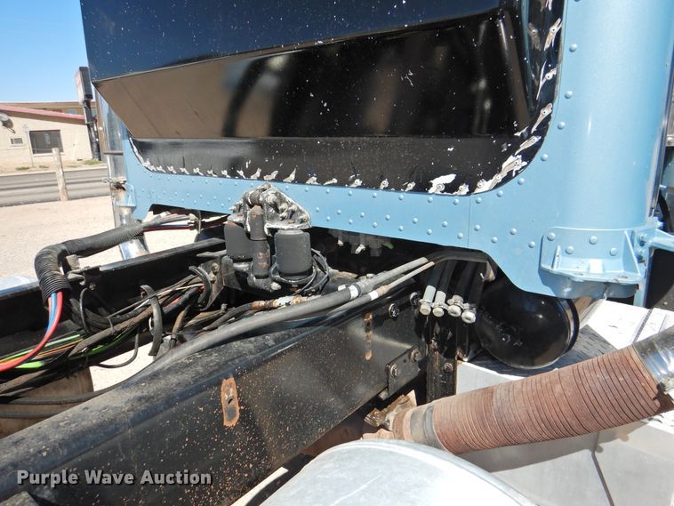 image for item HU9622 1998 Peterbilt 379  semi truck