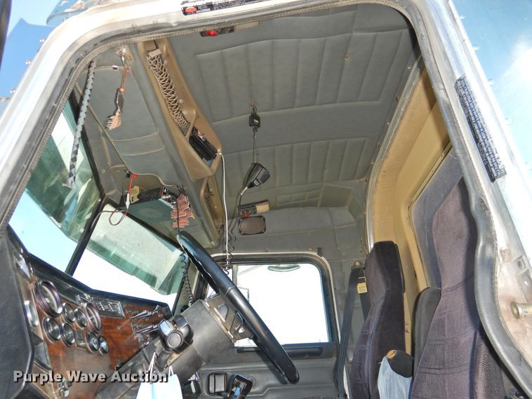 image for item HU9622 1998 Peterbilt 379  semi truck