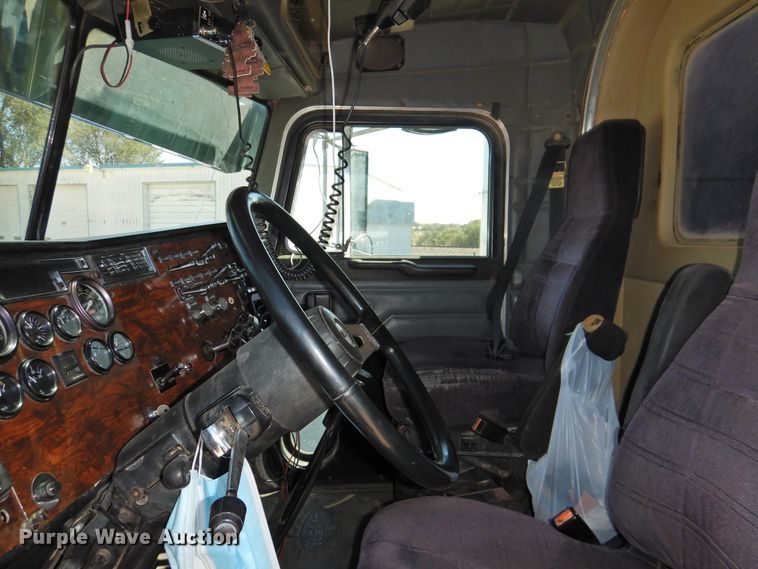 image for item HU9622 1998 Peterbilt 379  semi truck