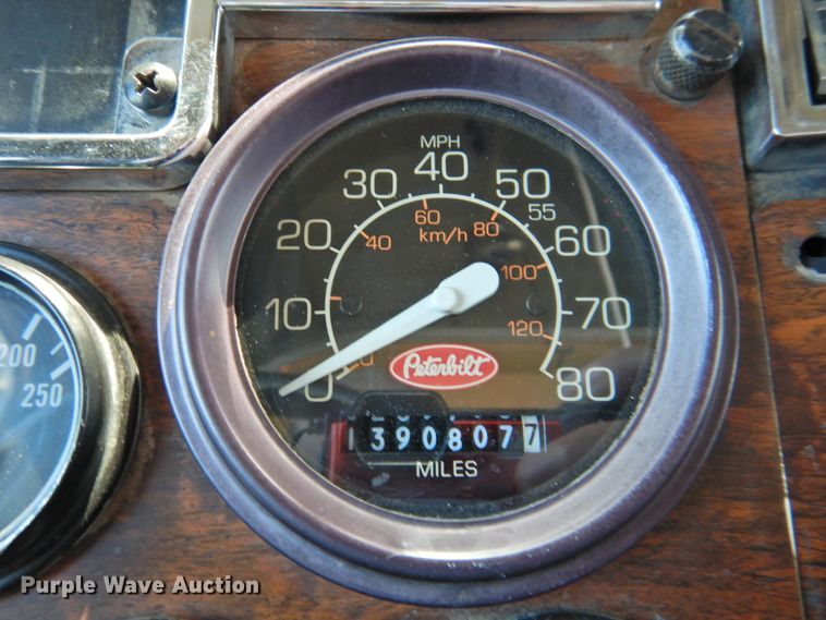 image for item HU9622 1998 Peterbilt 379  semi truck
