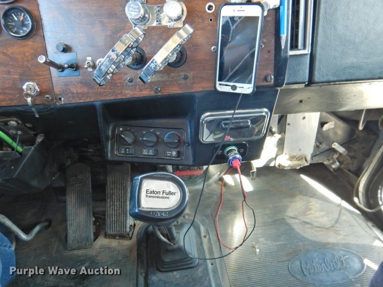 image for item HU9622 1998 Peterbilt 379  semi truck