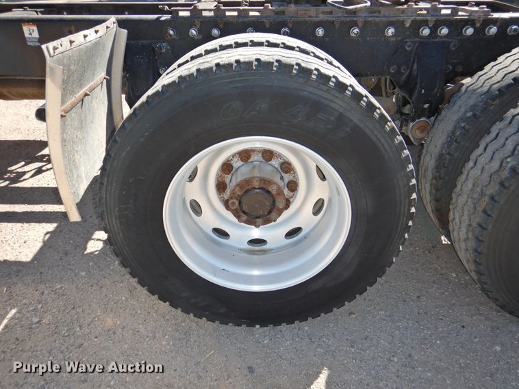 image for item HU9622 1998 Peterbilt 379  semi truck