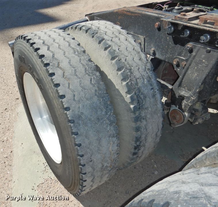 image for item HU9622 1998 Peterbilt 379  semi truck