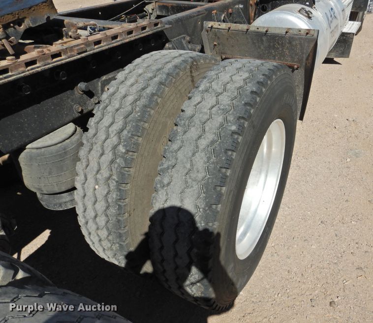 image for item HU9622 1998 Peterbilt 379  semi truck