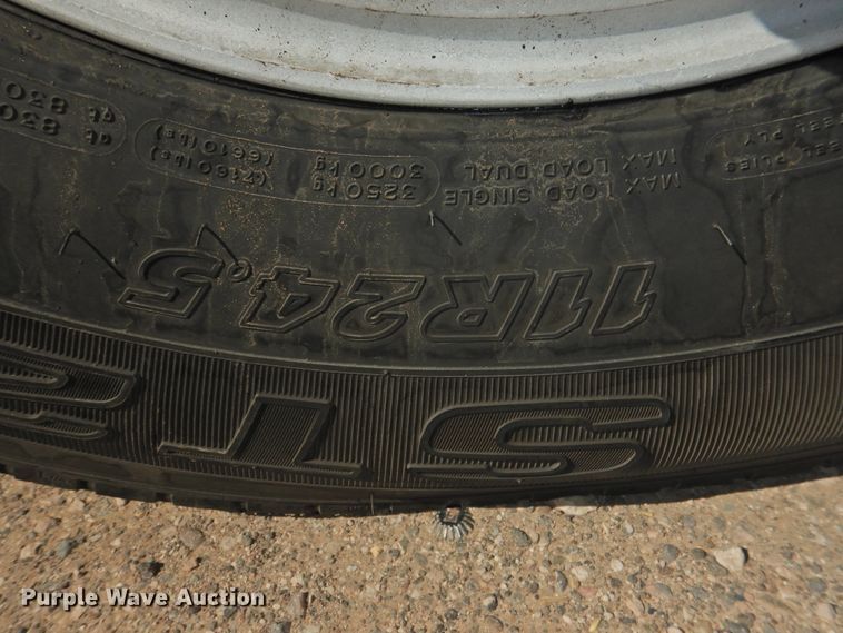 image for item HU9622 1998 Peterbilt 379  semi truck