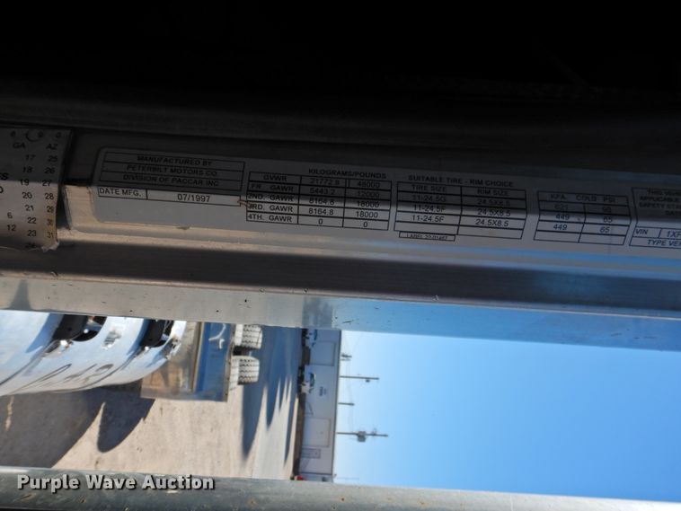 image for item HU9622 1998 Peterbilt 379  semi truck