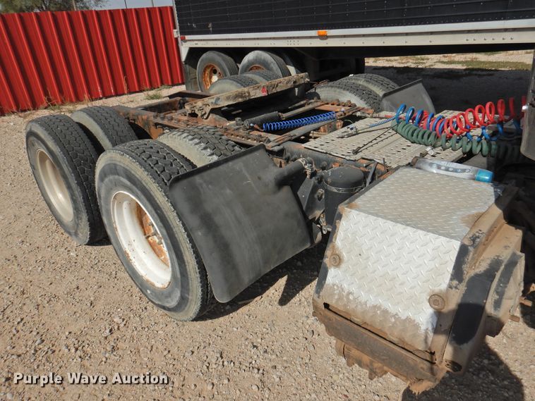 image for item HU9636 2006 Freightliner ST120  semi truck