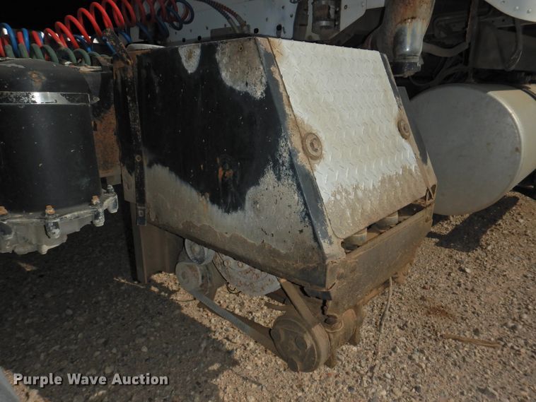 image for item HU9636 2006 Freightliner ST120  semi truck