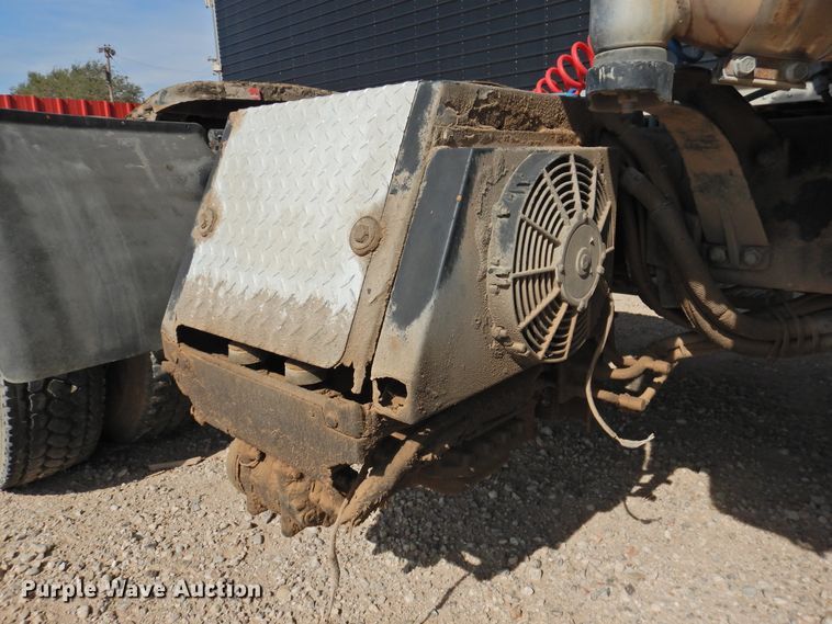 image for item HU9636 2006 Freightliner ST120  semi truck