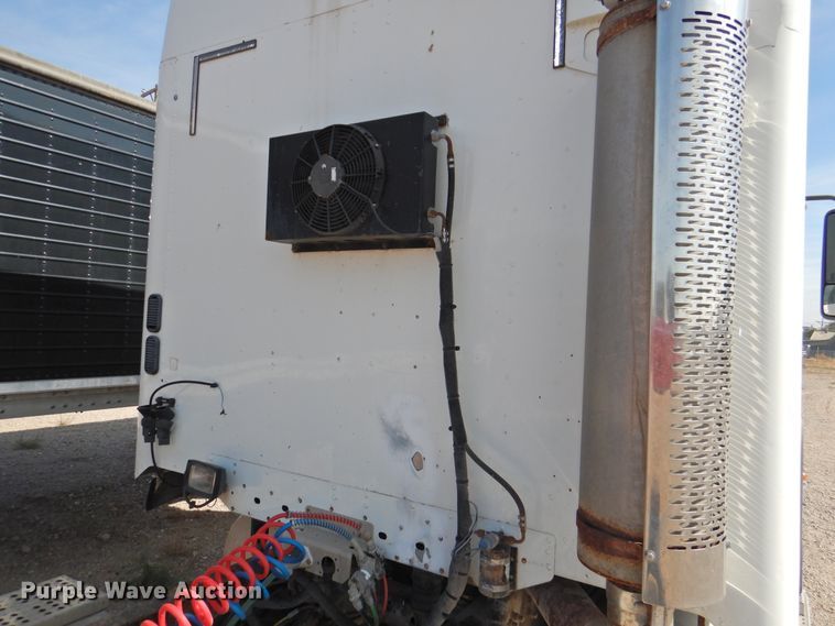 image for item HU9636 2006 Freightliner ST120  semi truck