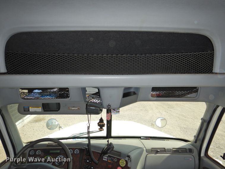 image for item HU9636 2006 Freightliner ST120  semi truck