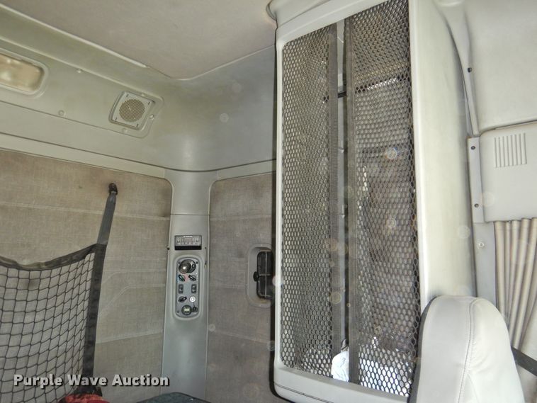 image for item HU9636 2006 Freightliner ST120  semi truck