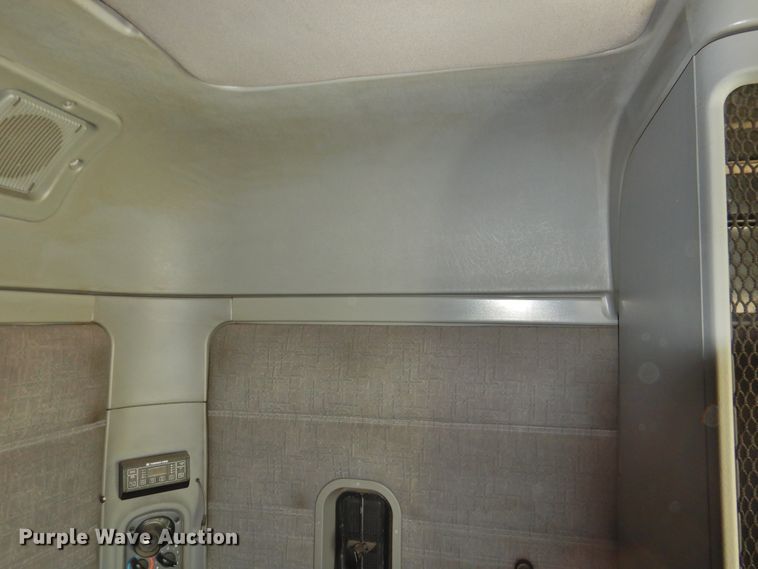 image for item HU9636 2006 Freightliner ST120  semi truck