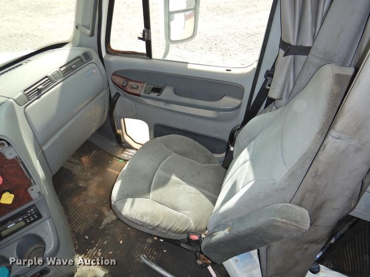 image for item HU9636 2006 Freightliner ST120  semi truck