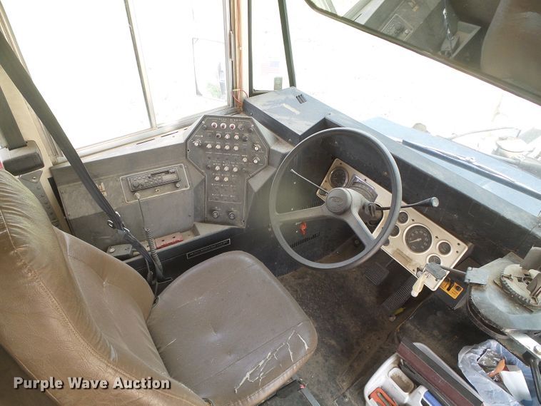 image for item DD0260 1997 Ford Blue Bird  school bus