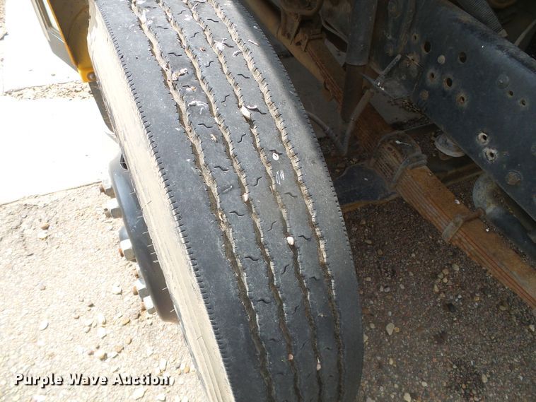 image for item DD0260 1997 Ford Blue Bird  school bus