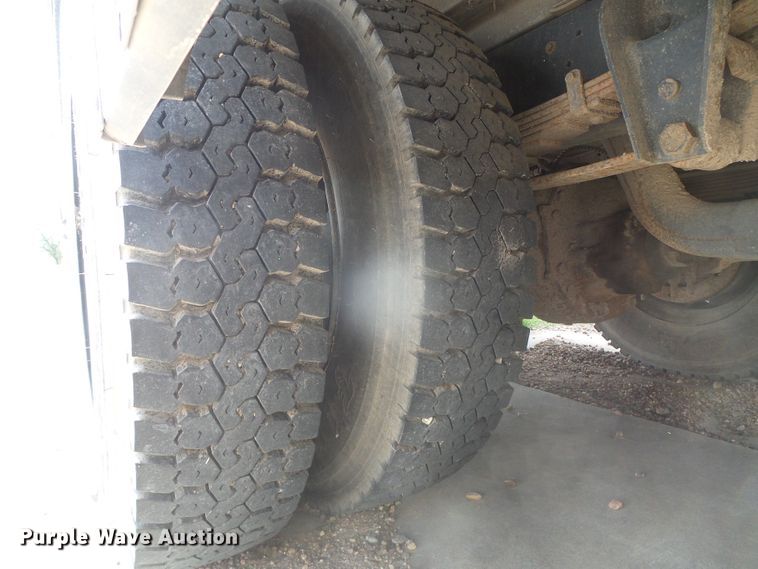 image for item DD0260 1997 Ford Blue Bird  school bus