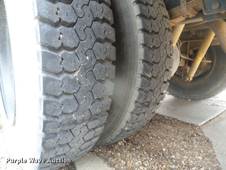 image for item DD0260 1997 Ford Blue Bird  school bus