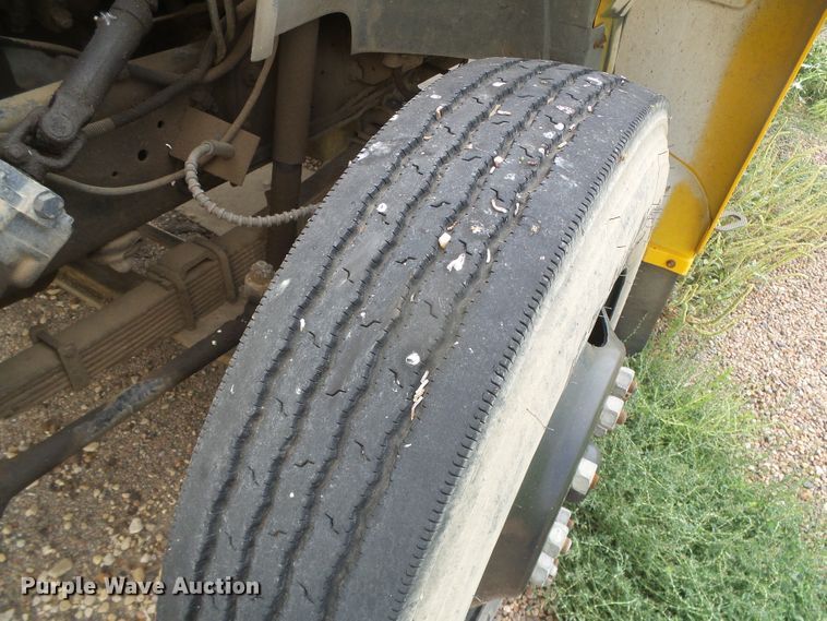 image for item DD0260 1997 Ford Blue Bird  school bus