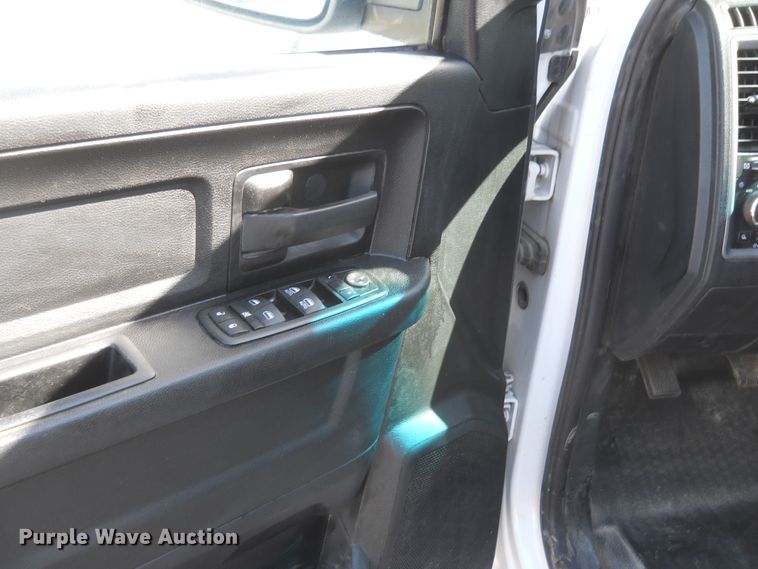 image for item DF4575 2015 Dodge Ram 1500  Crew Cab pickup truck