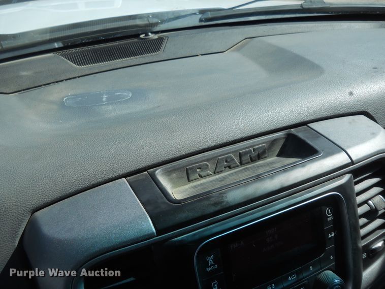 image for item DF4575 2015 Dodge Ram 1500  Crew Cab pickup truck