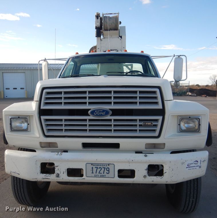 image for item DG4629 1990 Ford F800  digger derrick truck