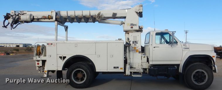image for item DG4629 1990 Ford F800  digger derrick truck