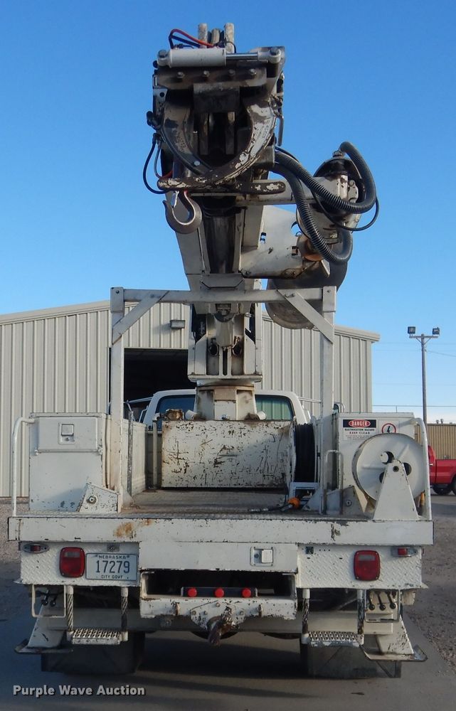 image for item DG4629 1990 Ford F800  digger derrick truck