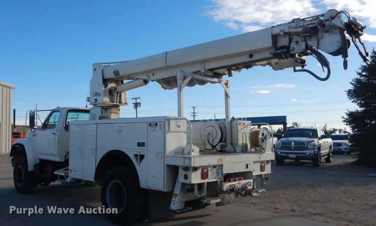 image for item DG4629 1990 Ford F800  digger derrick truck