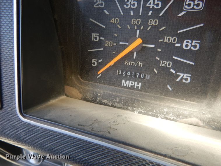 image for item DG4629 1990 Ford F800  digger derrick truck