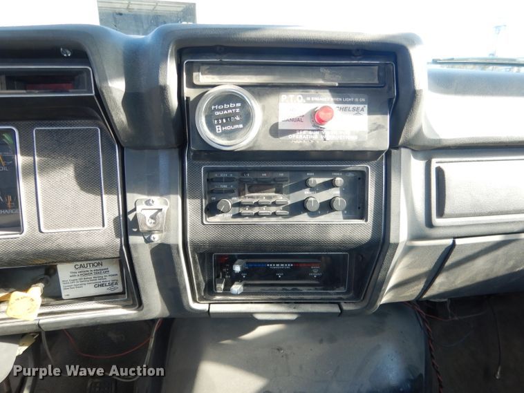 image for item DG4629 1990 Ford F800  digger derrick truck