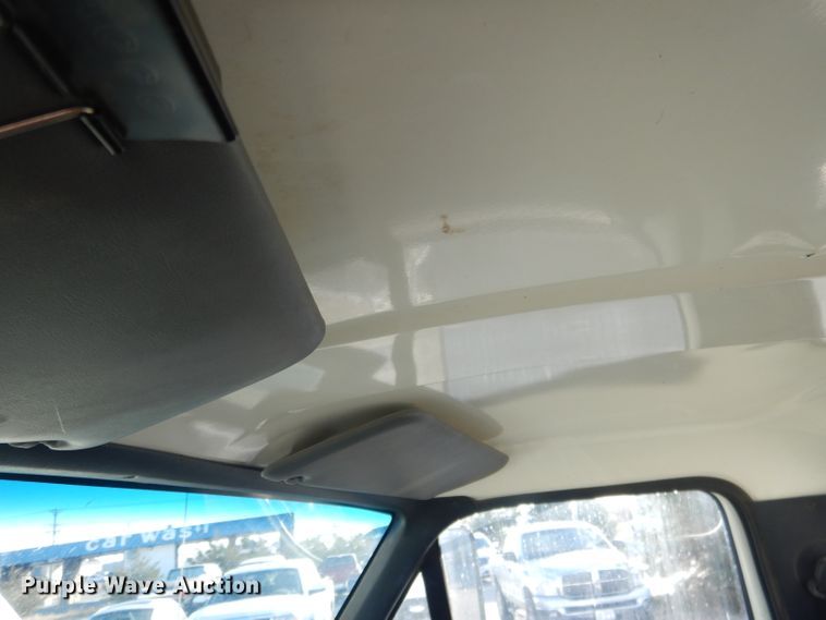 image for item DG4629 1990 Ford F800  digger derrick truck