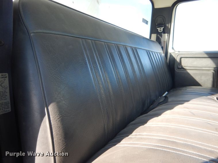 image for item DG4629 1990 Ford F800  digger derrick truck