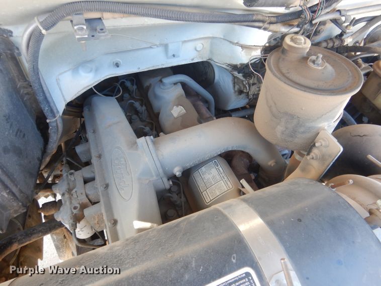 image for item DG4629 1990 Ford F800  digger derrick truck