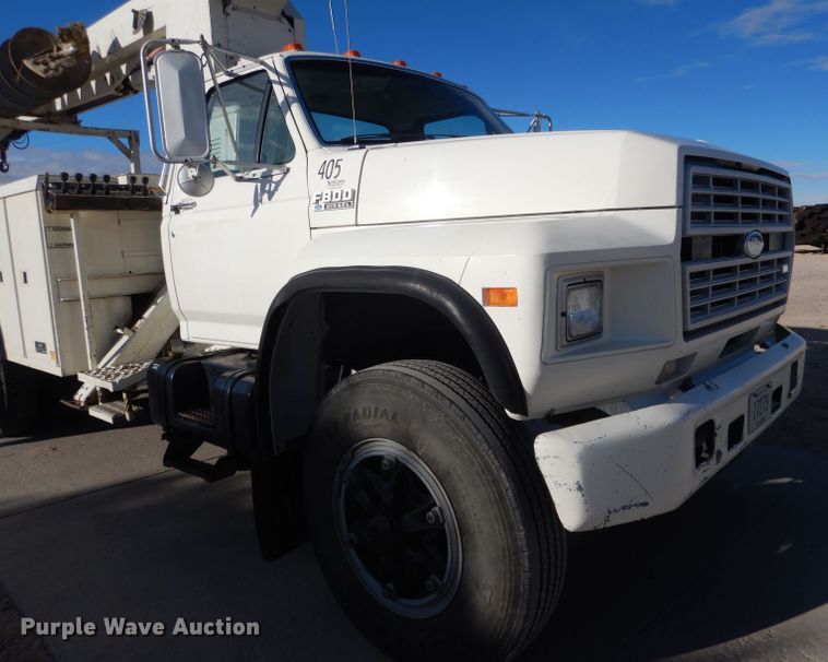 image for item DG4629 1990 Ford F800  digger derrick truck