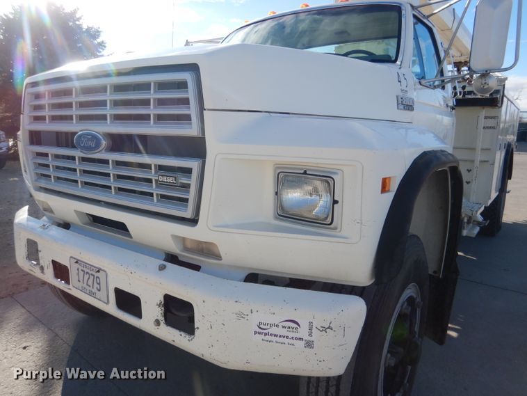 image for item DG4629 1990 Ford F800  digger derrick truck