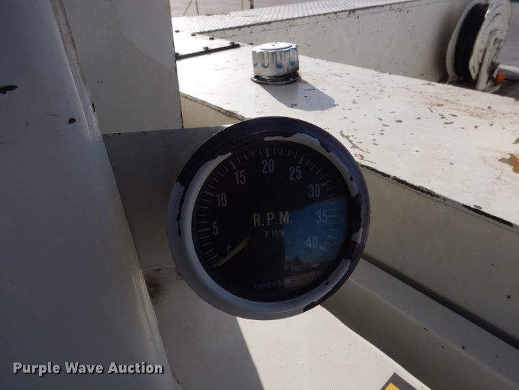 image for item DG4629 1990 Ford F800  digger derrick truck