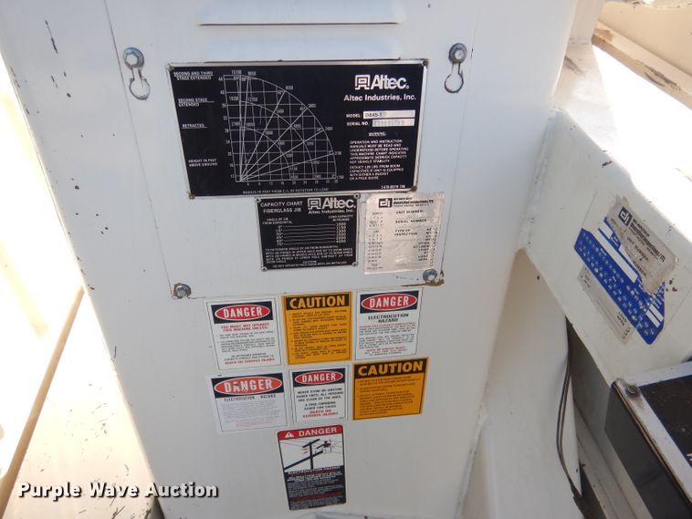 image for item DG4629 1990 Ford F800  digger derrick truck