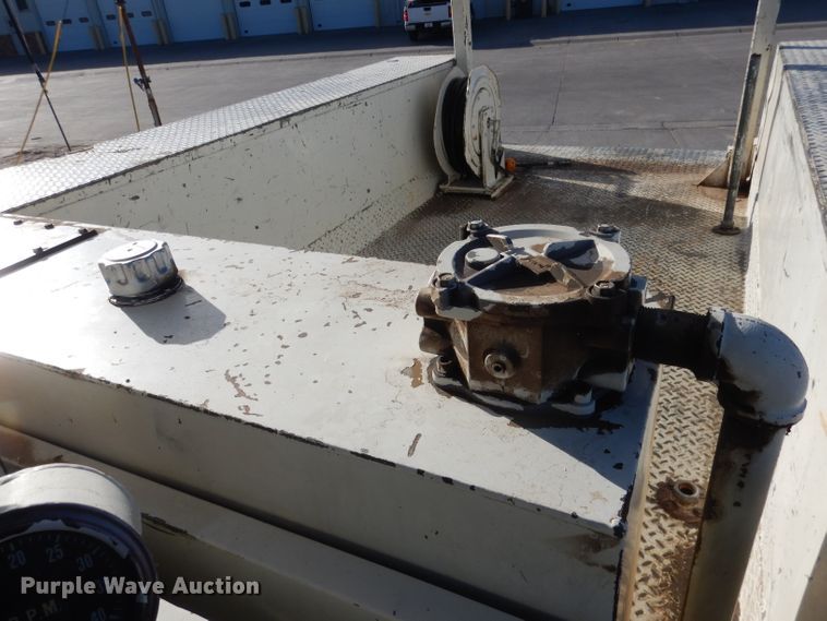 image for item DG4629 1990 Ford F800  digger derrick truck