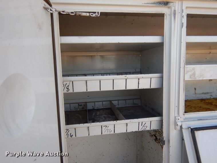 image for item DG4629 1990 Ford F800  digger derrick truck