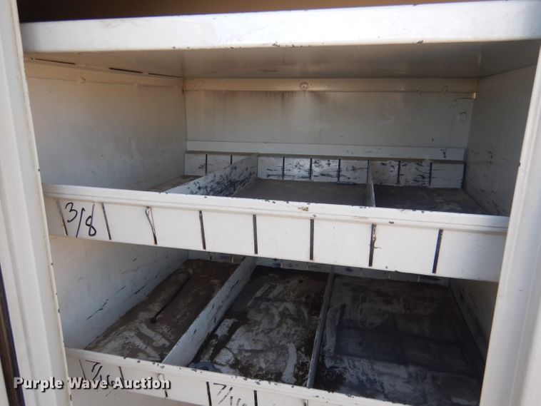 image for item DG4629 1990 Ford F800  digger derrick truck