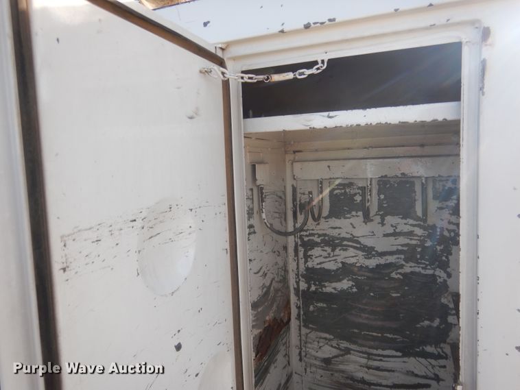 image for item DG4629 1990 Ford F800  digger derrick truck