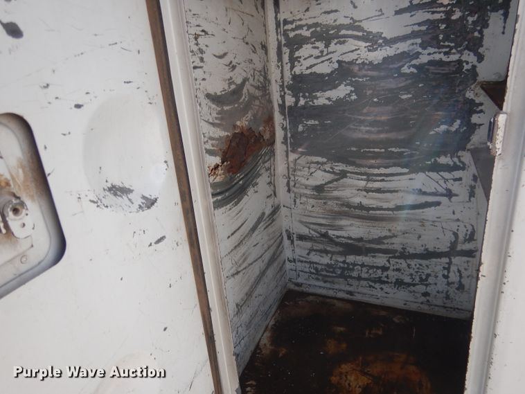 image for item DG4629 1990 Ford F800  digger derrick truck