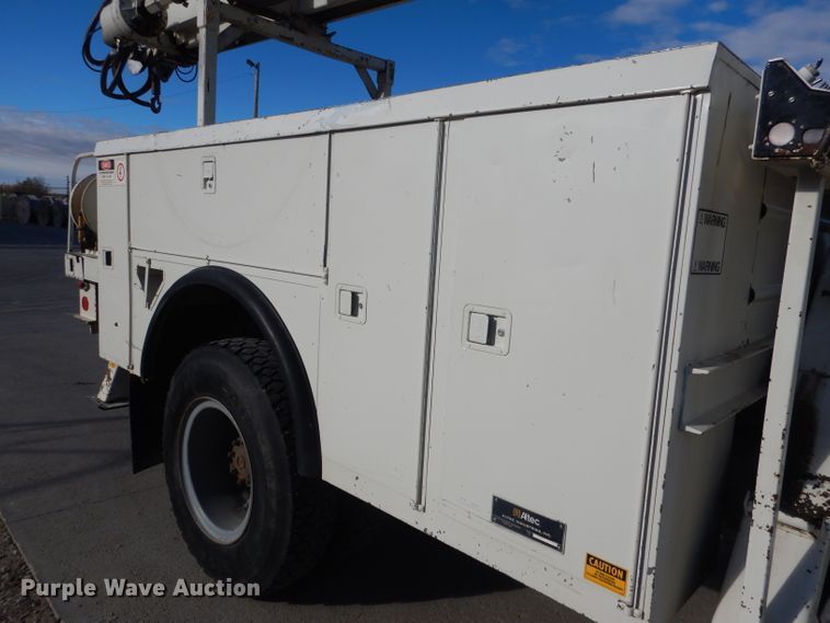 image for item DG4629 1990 Ford F800  digger derrick truck