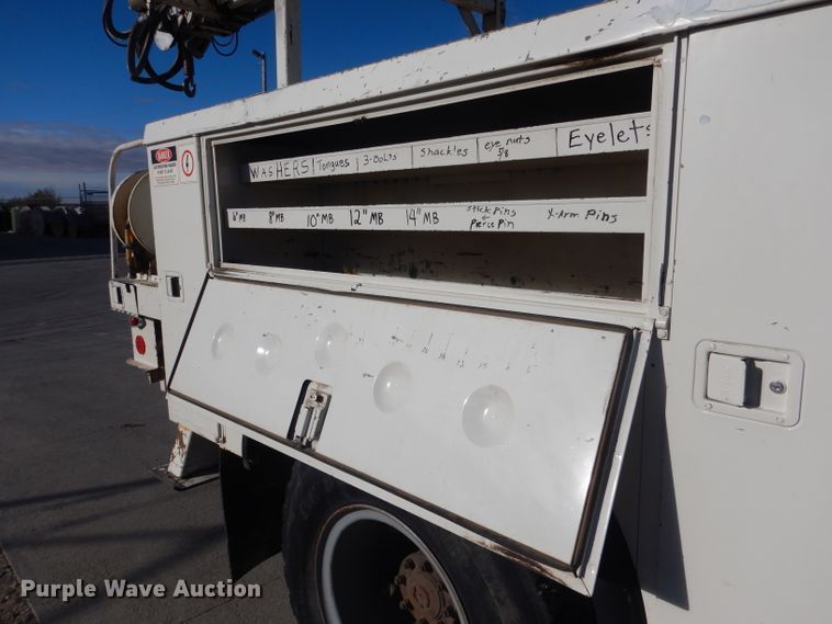 image for item DG4629 1990 Ford F800  digger derrick truck